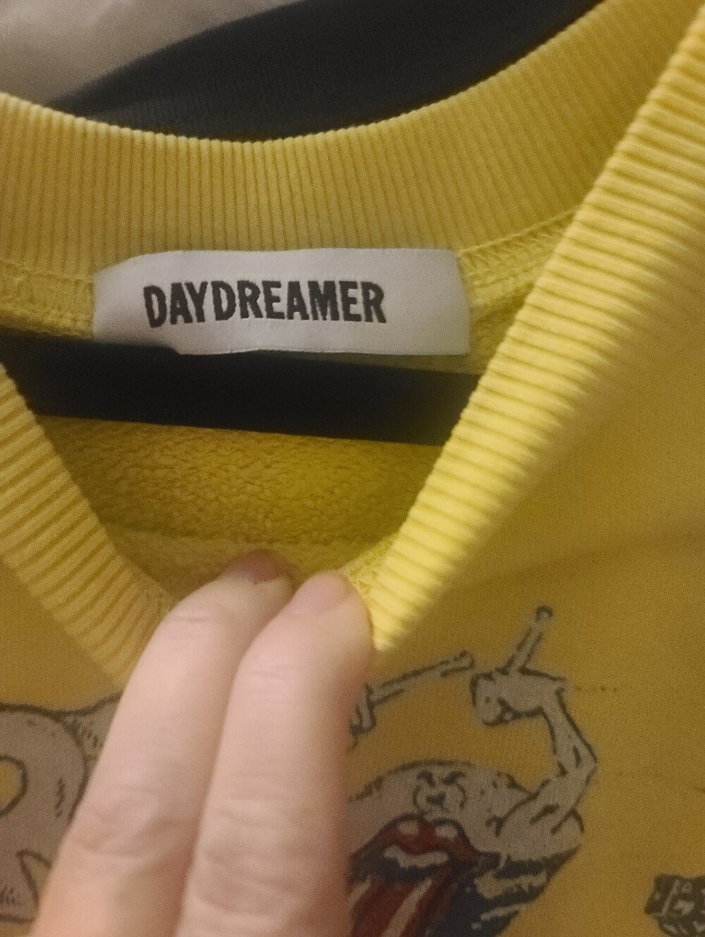 Preloved DAYDREAMER The Rolling Stones Yellow Graphic Sweatshirt - Picture 2 of 2